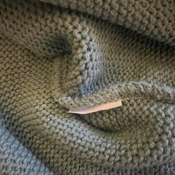 Nasty Gal Sweater Sage Green Crop Off The Shoulder Size M - Picture 8 of 9